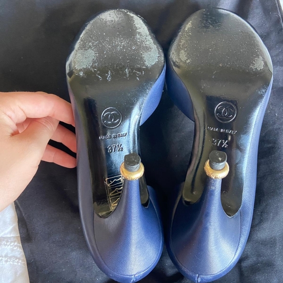 chanel leather heels - Picture 6 of 16